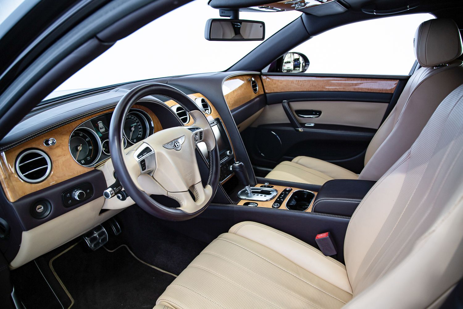 2015 بنتلي فلاينج سبير V8