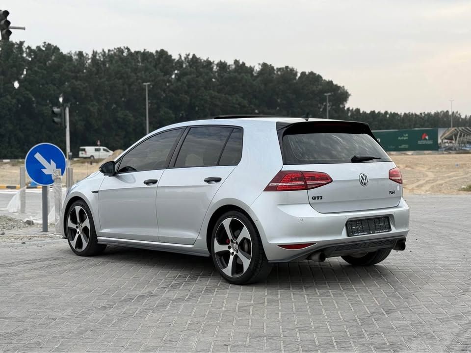 2014 فولجس فاجن جولف GTI
