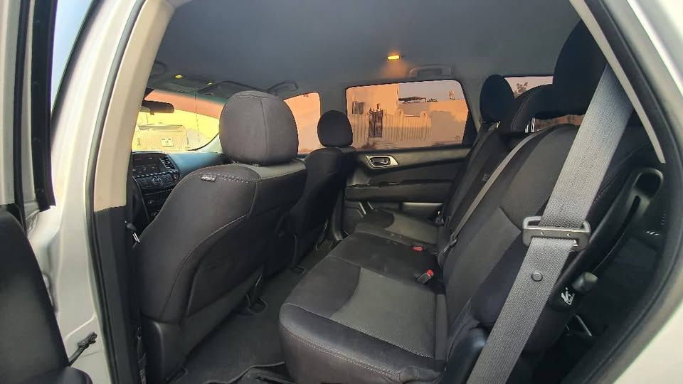 2017 نيسان باثفايندر SL