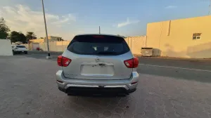2017 نيسان باثفايندر SL