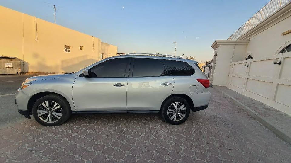 2017 نيسان باثفايندر SL