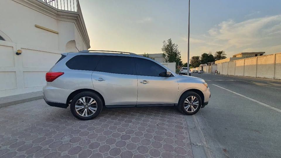 2017 نيسان باثفايندر SL