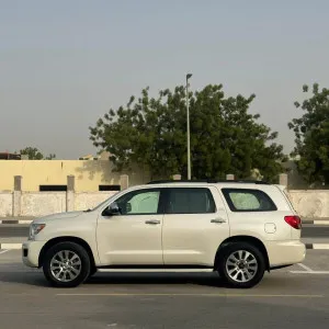 2012 تويوتا سيكويا Platinum