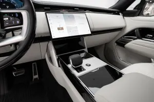 2025 لاند روفر رينج روفر HSE