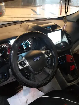 2014 فورد اسكايب Limited