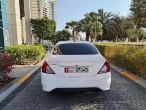 2019 نيسان صني SL