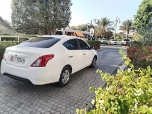2019 نيسان صني SL