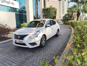 2019 نيسان صني SL
