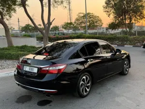 2017 هوندا أكورد EX