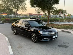 2017 هوندا أكورد EX