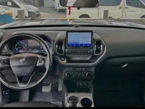 2022 فورد برنكو Base