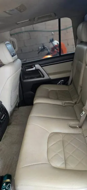 2011 Toyota Land Cruiser VXR