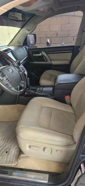 2011 Toyota Land Cruiser VXR