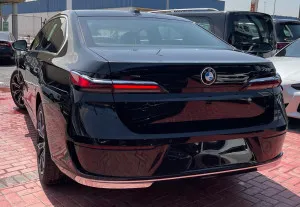2026 بي أم دابليو الفئة - 7 735i