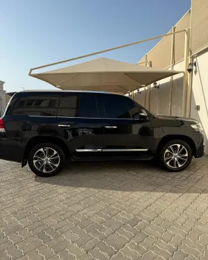 2020 Toyota Land Cruiser GXR