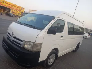 2012 تويوتا هياس Commuter