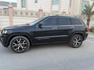 2016 جييب جراند شيروكي Laredo E
