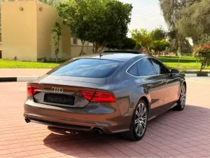 2013 اودي آي ٧ Prestige