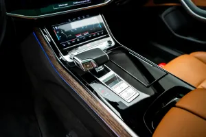 2023 اودي آي ٨ L