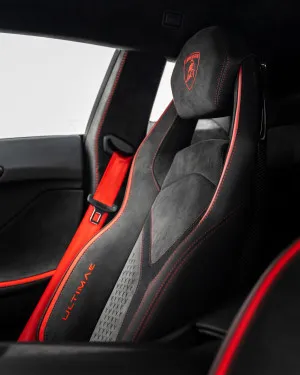 2022 لامبورجيني أفندايتر LP780-4 Ultimae