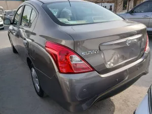 2019 نيسان صني S