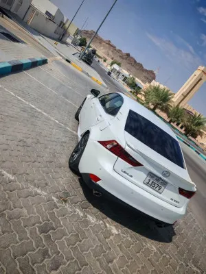2016 لكزس اي اس IS 350