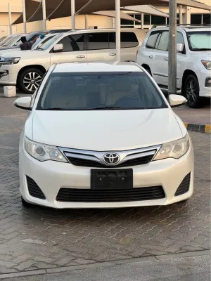 2015 تويوتا كامري S