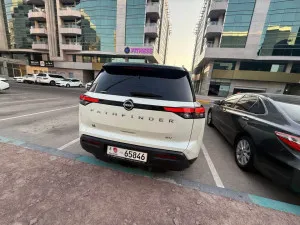2024 Nissan Pathfinder SV