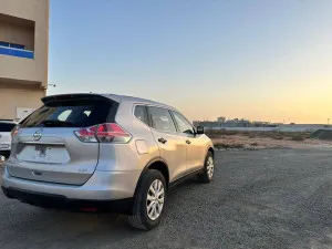 2016 نيسان روج SL