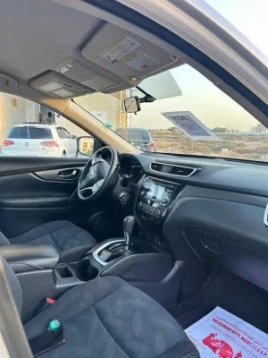 2016 نيسان روج SL
