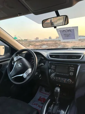2016 نيسان روج SL