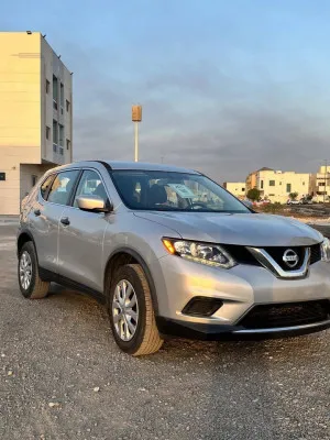 2016 نيسان روج SL