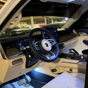 2025 اف اي دبليو سينيا ار ٩