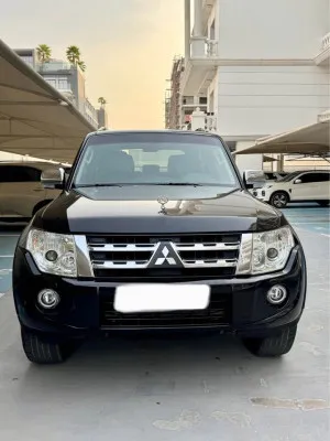 2014 ميتسوبيشي باجيرو GLS