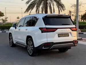 2023 لكزس ال اكس ٦٠٠ Signature