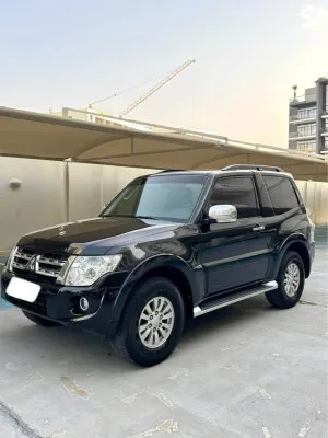 2014 ميتسوبيشي باجيرو GLS