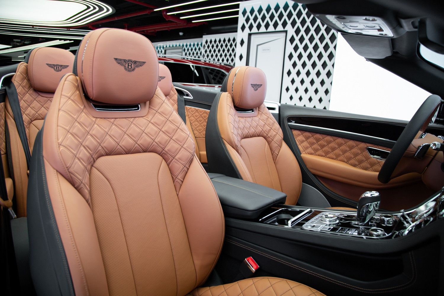 2020 بنتلي كونتيننتال GT W12