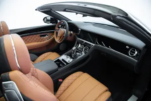 2020 بنتلي كونتيننتال GT W12