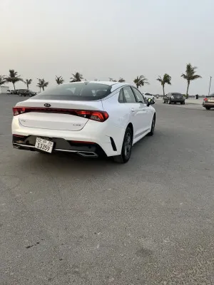 2021 كيا كي ٥ LX