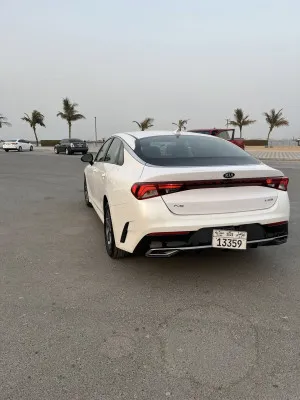 2021 كيا كي ٥ LX