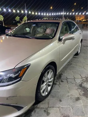 2011 لكزس ES - اي اس ES300h