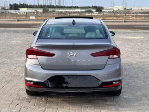 2019 هيونداي النترا SE