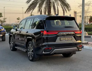 2023 لكزس ال اكس ٦٠٠ Signature