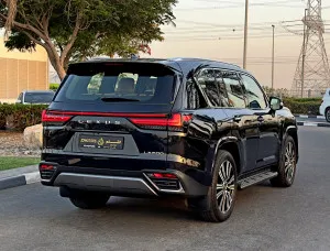 2023 لكزس ال اكس ٦٠٠ Signature
