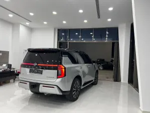 2025 Nissan Patrol LE Platinum city