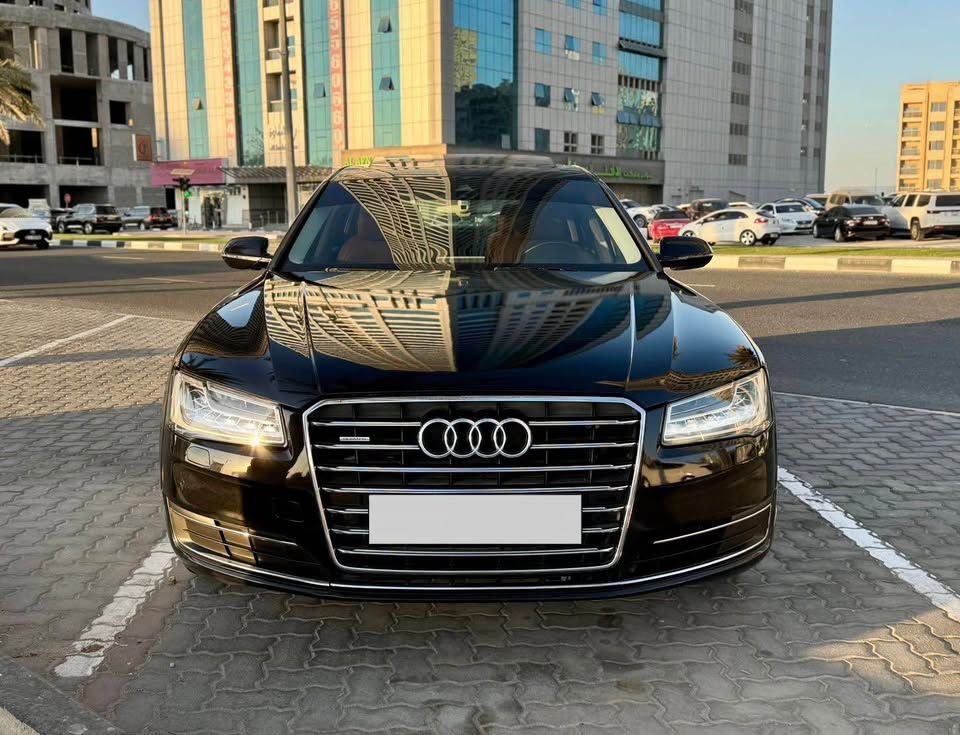 2015 اودي آي ٨ L