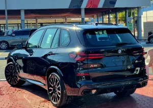 2025 بي أم دابليو اكس - 5 XDrive40i