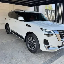 2021 نيسان باترول LE TITANIUM