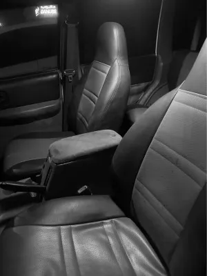 1998 جييب شيروكي Specs