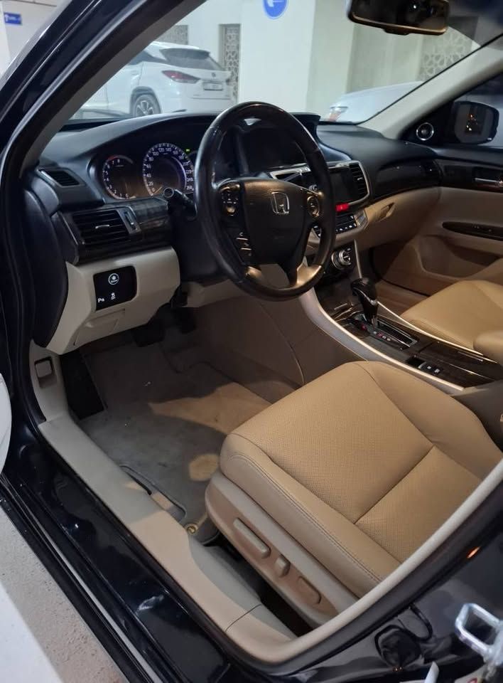 2016 هوندا أكورد EX
